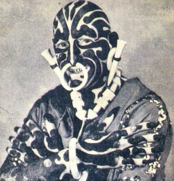 Omi-a-Zebra-ember-tetovalt-cirkuszi-szinesz