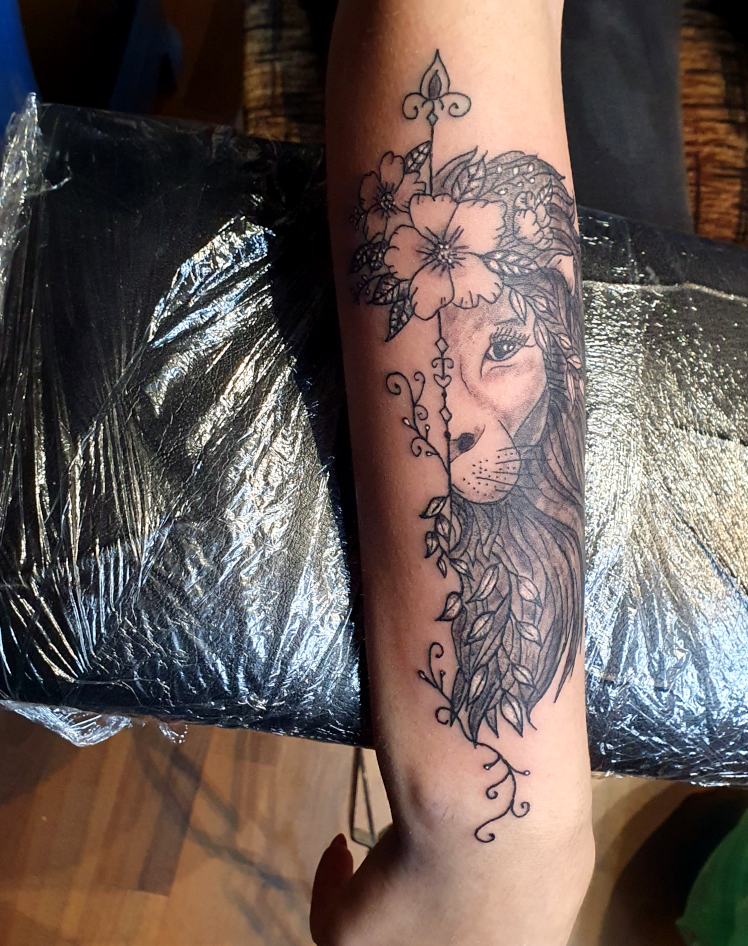 modern-tetovalas-lion-tattoo